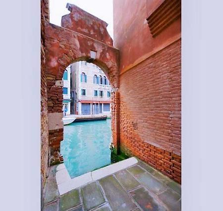 Calle Dei Ormesini Venezia Esterno foto